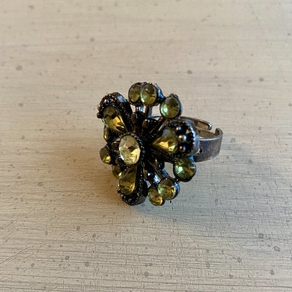 Vintage Green Flower Large Adjustable Statement Ring - Picture 5 of 13